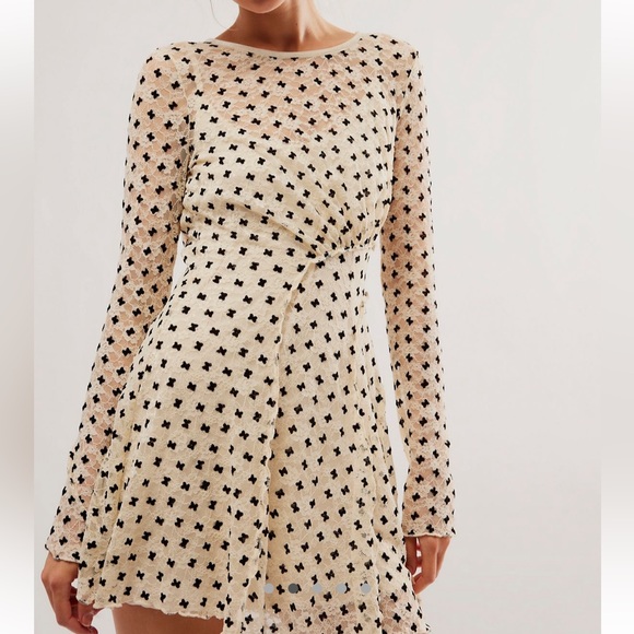 Sheer Delight Mini - Picture 5 of 7